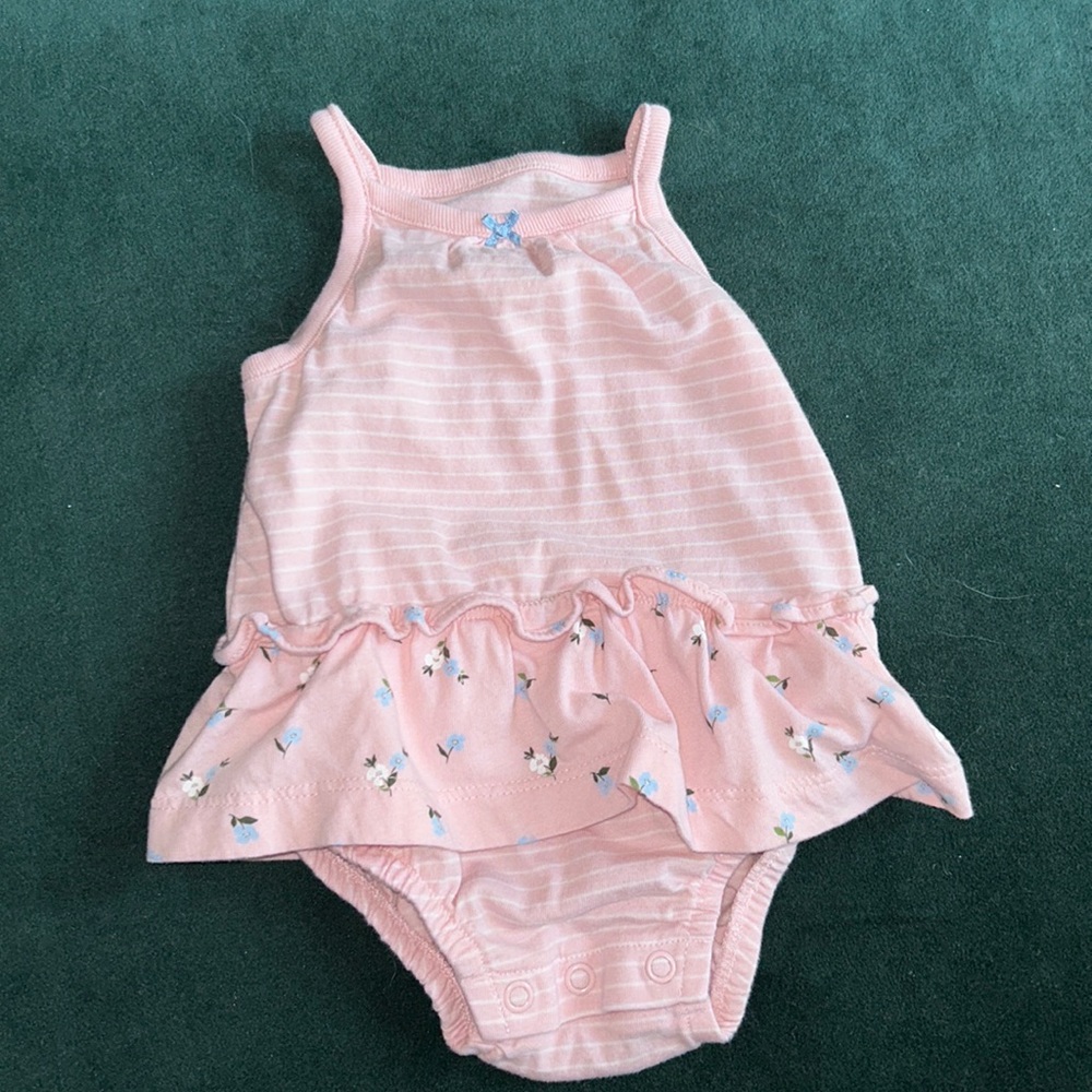 CARTER’S | 3 month onesie